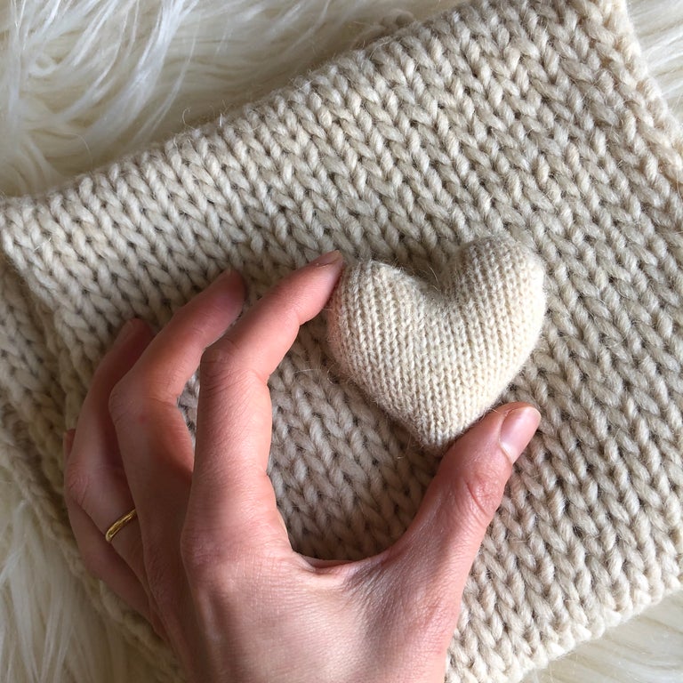Knitted Tiny Heart (+Colors)