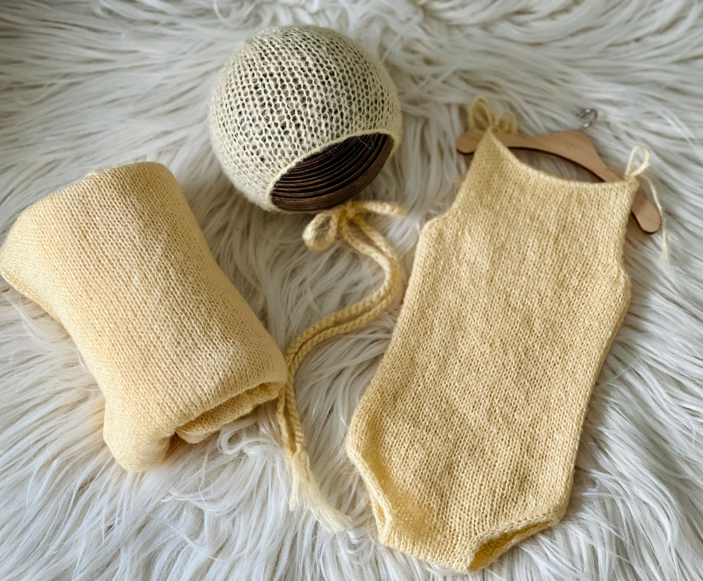 PALE YELLOW Mohair SET RTS