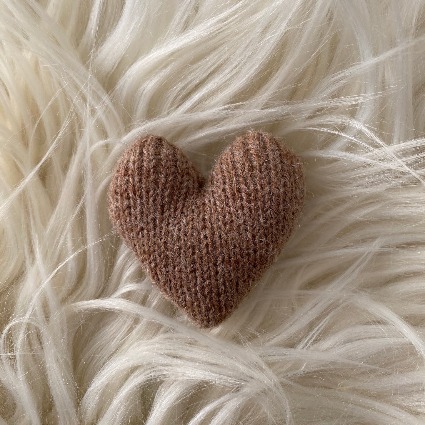 Knitted Tiny Heart (+Colors)